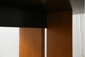 中古　arflex(アルフレックス)　TAVOLO NAVE(タボロ・ナーベ)　空間に調和しながらも存在感を放つダイニングテーブル　現行定価約55万円　(R-083256)