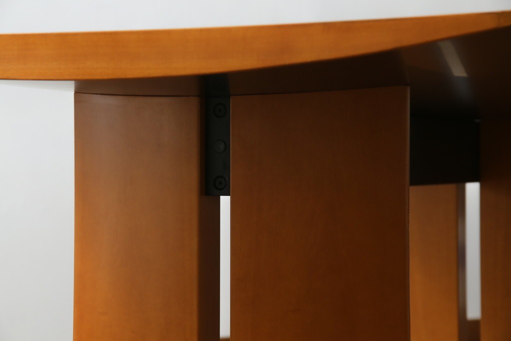 中古　arflex(アルフレックス)　TAVOLO NAVE(タボロ・ナーベ)　空間に調和しながらも存在感を放つダイニングテーブル　現行定価約55万円　(R-083256)