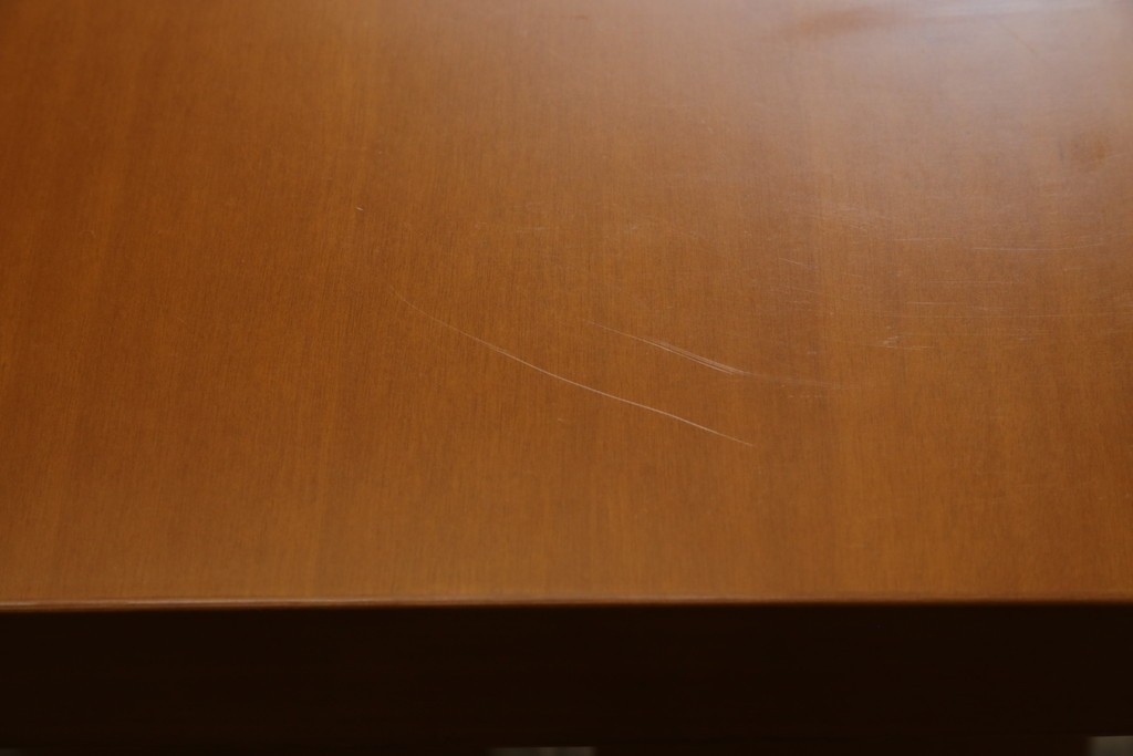 中古　arflex(アルフレックス)　TAVOLO NAVE(タボロ・ナーベ)　空間に調和しながらも存在感を放つダイニングテーブル　現行定価約55万円　(R-083256)