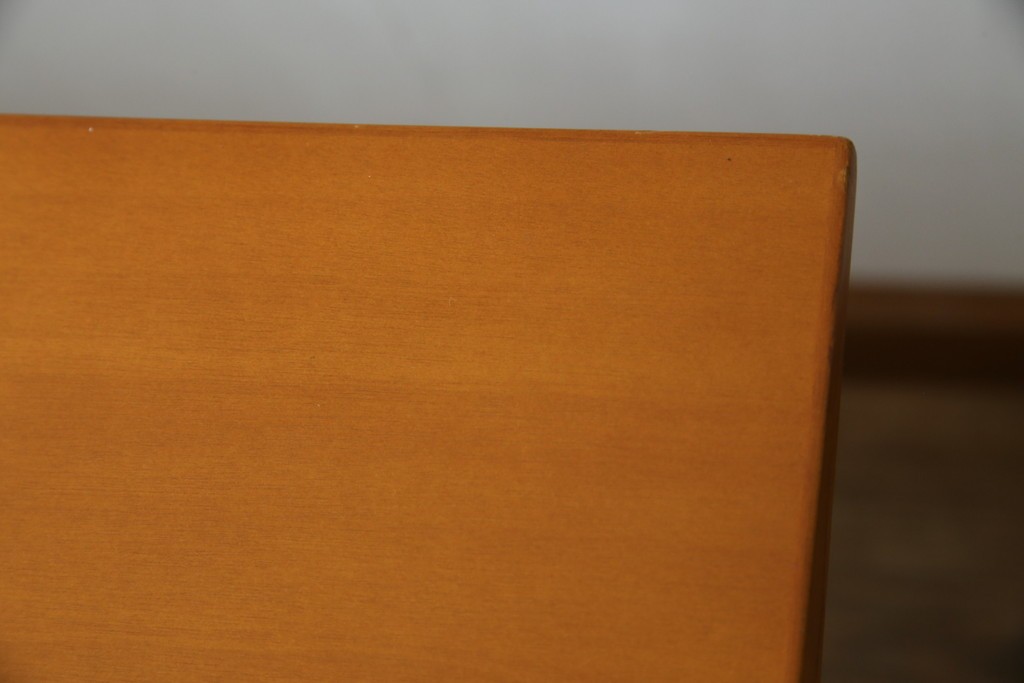 中古　arflex(アルフレックス)　TAVOLO NAVE(タボロ・ナーベ)　空間に調和しながらも存在感を放つダイニングテーブル　現行定価約55万円　(R-083256)