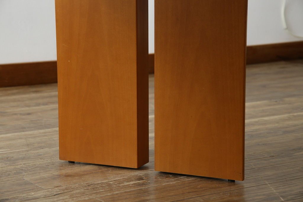 中古　arflex(アルフレックス)　TAVOLO NAVE(タボロ・ナーベ)　空間に調和しながらも存在感を放つダイニングテーブル　現行定価約55万円　(R-083256)