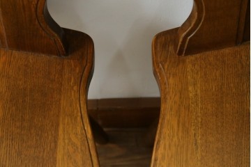 中古　美品　希少な絶版品!!　カリモク家具(karimoku)　ルスティック(RUSTIC)　オーク材　カントリースタイルの空間づくりにおすすめなダイニングチェア2脚セット　(R-083257)