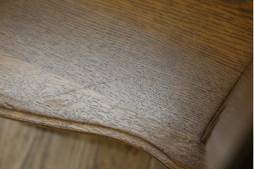 中古　美品　希少な絶版品!!　カリモク家具(karimoku)　ルスティック(RUSTIC)　オーク材　カントリースタイルの空間づくりにおすすめなダイニングチェア2脚セット　(R-083257)