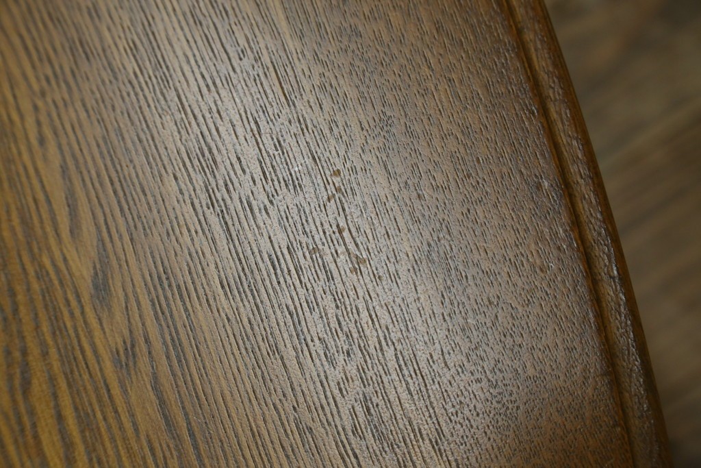 中古　美品　希少な絶版品!!　カリモク家具(karimoku)　ルスティック(RUSTIC)　オーク材　カントリースタイルの空間づくりにおすすめなダイニングチェア2脚セット　(R-083257)