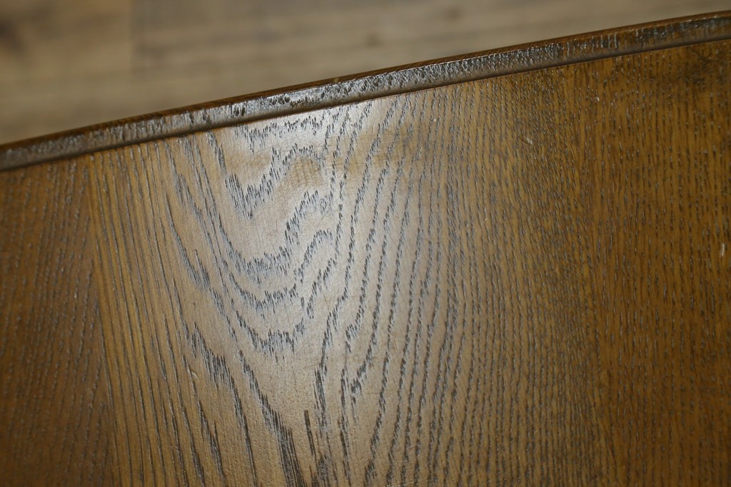 中古　美品　希少な絶版品!!　カリモク家具(karimoku)　ルスティック(RUSTIC)　オーク材　カントリースタイルの空間づくりにおすすめなダイニングチェア2脚セット　(R-083257)