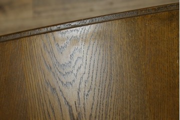 中古　美品　希少な絶版品!!　カリモク家具(karimoku)　ルスティック(RUSTIC)　オーク材　カントリースタイルの空間づくりにおすすめなダイニングチェア2脚セット　(R-083257)