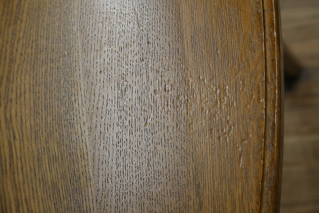 中古　美品　希少な絶版品!!　カリモク家具(karimoku)　ルスティック(RUSTIC)　オーク材　カントリースタイルの空間づくりにおすすめなダイニングチェア2脚セット　(R-083257)