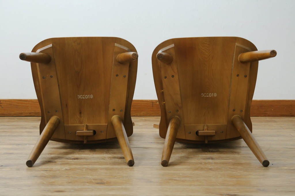 中古　美品　希少な絶版品!!　カリモク家具(karimoku)　ルスティック(RUSTIC)　オーク材　カントリースタイルの空間づくりにおすすめなダイニングチェア2脚セット　(R-083257)