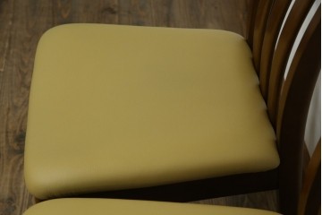 中古　マルニ木工(MARUNI)　楢(ナラ)材　本革(レザー)　北欧スタイルの美しい曲線が際立つダイニングチェア2脚セット　(R-083258)