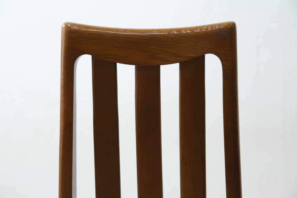 中古　マルニ木工(MARUNI)　楢(ナラ)材　本革(レザー)　北欧スタイルの美しい曲線が際立つダイニングチェア2脚セット　(R-083258)