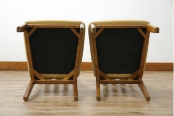 中古　マルニ木工(MARUNI)　楢(ナラ)材　本革(レザー)　北欧スタイルの美しい曲線が際立つダイニングチェア2脚セット　(R-083258)