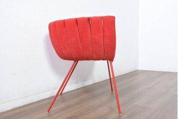 中古　美品　展示品　高級家具ブランド　Abita Style(アビタスタイル)　優雅なレッドカラーとミッドセンチュリーデザインが空間のアクセントになるラウンジチェア(アームチェア、椅子、イス)(定価約10万5千円)(R-083259)