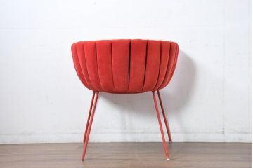 中古　美品　展示品　高級家具ブランド　Abita Style(アビタスタイル)　優雅なレッドカラーとミッドセンチュリーデザインが空間のアクセントになるラウンジチェア(アームチェア、椅子、イス)(定価約10万5千円)(R-083259)