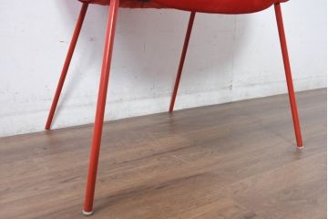 中古　美品　展示品　高級家具ブランド　Abita Style(アビタスタイル)　優雅なレッドカラーとミッドセンチュリーデザインが空間のアクセントになるラウンジチェア(アームチェア、椅子、イス)(定価約10万5千円)(R-083259)