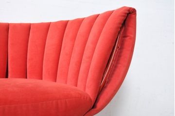 中古　美品　展示品　高級家具ブランド　Abita Style(アビタスタイル)　優雅なレッドカラーとミッドセンチュリーデザインが空間のアクセントになるラウンジチェア(アームチェア、椅子、イス)(定価約10万5千円)(R-083259)