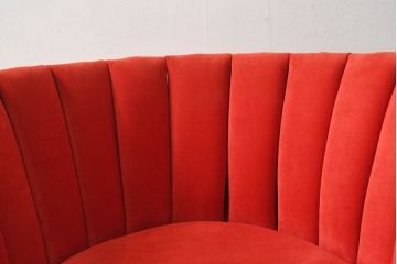 中古　美品　展示品　高級家具ブランド　Abita Style(アビタスタイル)　優雅なレッドカラーとミッドセンチュリーデザインが空間のアクセントになるラウンジチェア(アームチェア、椅子、イス)(定価約10万5千円)(R-083259)