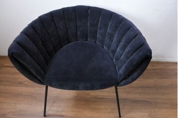 中古　美品　展示品　高級家具ブランド　Abita Style(アビタスタイル)　丸みのある背もたれと縦ステッチが特徴のモダンなラウンジチェア2脚セット(アームチェア、椅子、イス、ばら売り可能)(定価2脚で約21万円)(R-083260)