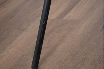中古　美品　展示品　高級家具ブランド　Abita Style(アビタスタイル)　丸みのある背もたれと縦ステッチが特徴のモダンなラウンジチェア2脚セット(アームチェア、椅子、イス、ばら売り可能)(定価2脚で約21万円)(R-083260)