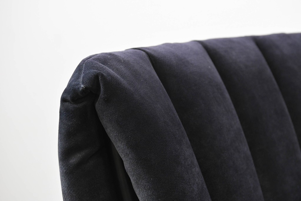 新古　未使用展示品　美品　展示品　高級家具ブランド　Abita Style(アビタスタイル)　丸みのある背もたれと縦ステッチが特徴のモダンなラウンジチェア2脚セット　定価2脚で約21万円　(R-083260)