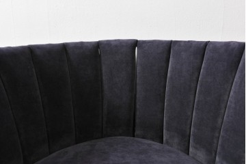 新古　未使用展示品　美品　展示品　高級家具ブランド　Abita Style(アビタスタイル)　丸みのある背もたれと縦ステッチが特徴のモダンなラウンジチェア2脚セット　定価2脚で約21万円　(R-083260)