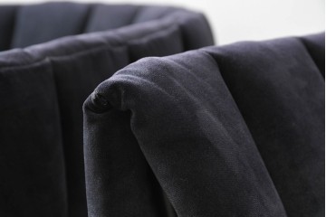 新古　未使用展示品　美品　展示品　高級家具ブランド　Abita Style(アビタスタイル)　丸みのある背もたれと縦ステッチが特徴のモダンなラウンジチェア2脚セット　定価2脚で約21万円　(R-083260)