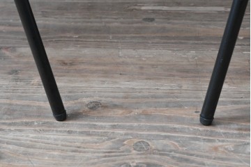 新古　未使用展示品　美品　展示品　高級家具ブランド　Abita Style(アビタスタイル)　丸みのある背もたれと縦ステッチが特徴のモダンなラウンジチェア2脚セット　定価2脚で約21万円　(R-083260)