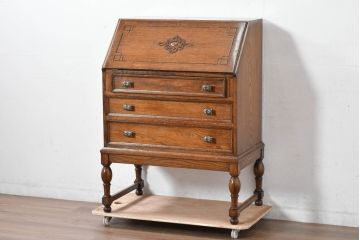 イギリスアンティーク　超美品　Lloyd’s Antiques(ロイズアンティークス)取り扱い　控えめな装飾が取り入れやすいオーク材ライディングビューロー(簿記机、ワークデスク、ビューローデスク、在宅用、在宅ワーク用、サイドチェスト、引き出し、英国)(R-083263)