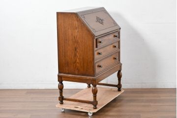 イギリスアンティーク　超美品　Lloyd’s Antiques(ロイズアンティークス)取り扱い　控えめな装飾が取り入れやすいオーク材ライディングビューロー(簿記机、ワークデスク、ビューローデスク、在宅用、在宅ワーク用、サイドチェスト、引き出し、英国)(R-083263)