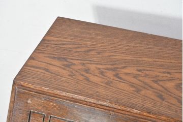 イギリスアンティーク　超美品　Lloyd’s Antiques(ロイズアンティークス)取り扱い　控えめな装飾が取り入れやすいオーク材ライディングビューロー(簿記机、ワークデスク、ビューローデスク、在宅用、在宅ワーク用、サイドチェスト、引き出し、英国)(R-083263)