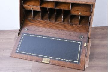 イギリスアンティーク　超美品　Lloyd’s Antiques(ロイズアンティークス)取り扱い　控えめな装飾が取り入れやすいオーク材ライディングビューロー(簿記机、ワークデスク、ビューローデスク、在宅用、在宅ワーク用、サイドチェスト、引き出し、英国)(R-083263)
