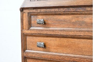 イギリスアンティーク　超美品　Lloyd’s Antiques(ロイズアンティークス)取り扱い　控えめな装飾が取り入れやすいオーク材ライディングビューロー(簿記机、ワークデスク、ビューローデスク、在宅用、在宅ワーク用、サイドチェスト、引き出し、英国)(R-083263)