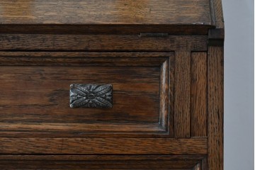 イギリスアンティーク　超美品　Lloyd’s Antiques(ロイズアンティークス)取り扱い　控えめな装飾が取り入れやすいオーク材ライティングビューロー　(R-083263)