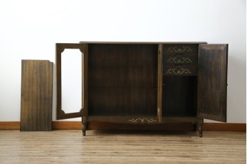 アジアンヴィンテージ　高級品!!　美しい唐草風象嵌装飾　ハンドクラフト　アジアンクラシカルな雰囲気が素敵なサイドボード　(R-083266)
