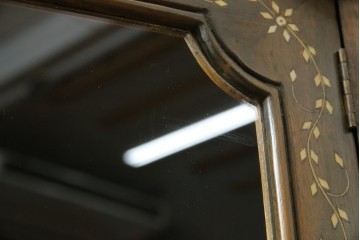 アジアンヴィンテージ　高級品!!　美しい唐草風象嵌装飾　ハンドクラフト　アジアンクラシカルな雰囲気が素敵なサイドボード　(R-083266)