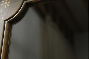 アジアンヴィンテージ　高級品!!　美しい唐草風象嵌装飾　ハンドクラフト　アジアンクラシカルな雰囲気が素敵なサイドボード　(R-083266)