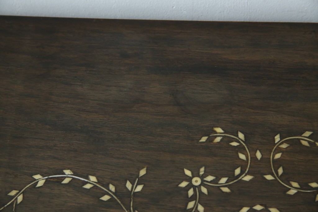 アジアンヴィンテージ　高級品!!　美しい唐草風象嵌装飾　ハンドクラフト　アジアンクラシカルな雰囲気が素敵なサイドボード　(R-083266)
