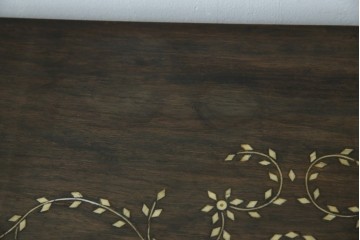 アジアンヴィンテージ　高級品!!　美しい唐草風象嵌装飾　ハンドクラフト　アジアンクラシカルな雰囲気が素敵なサイドボード　(R-083266)