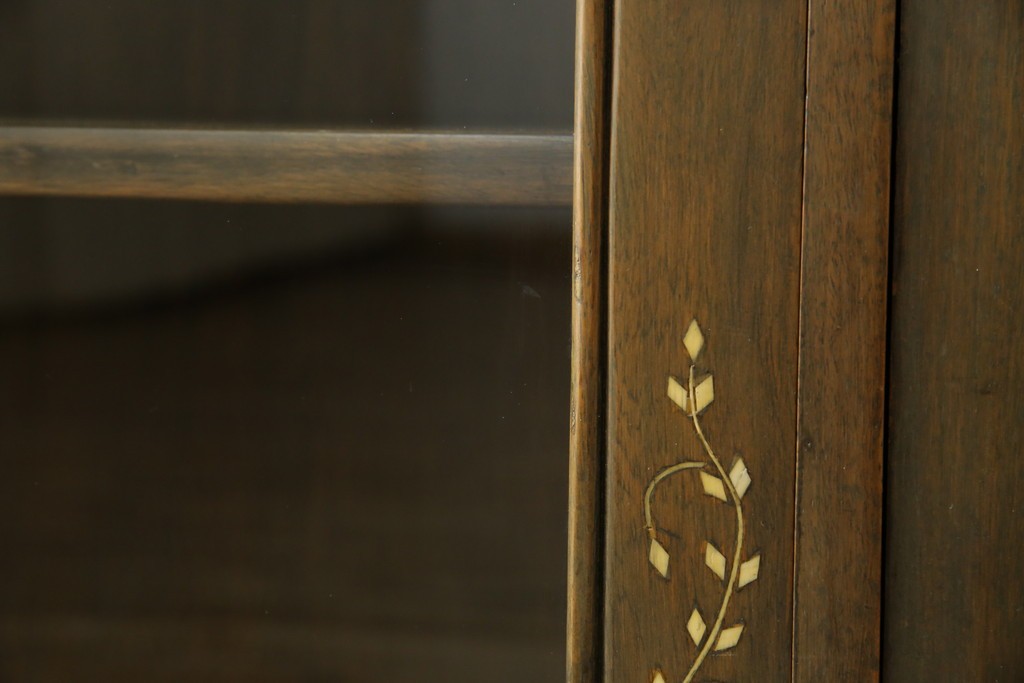 アジアンヴィンテージ　高級品!!　美しい唐草風象嵌装飾　ハンドクラフト　アジアンクラシカルな雰囲気が素敵なサイドボード　(R-083266)