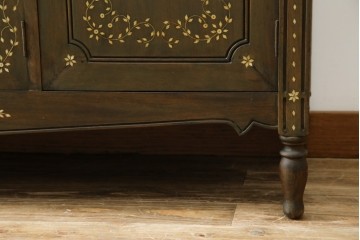 アジアンヴィンテージ　高級品!!　美しい唐草風象嵌装飾　ハンドクラフト　アジアンクラシカルな雰囲気が素敵なサイドボード　(R-083266)