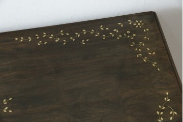 アジアンヴィンテージ　高級品!!　美しい唐草風象嵌装飾　ハンドクラフト　アジアンクラシカルな雰囲気が素敵なサイドボード　(R-083266)