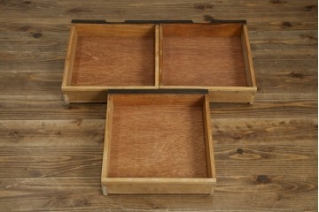 アジアンヴィンテージ　高級品!!　美しい唐草風象嵌装飾　ハンドクラフト　アジアンクラシカルな雰囲気が素敵なサイドボード　(R-083266)