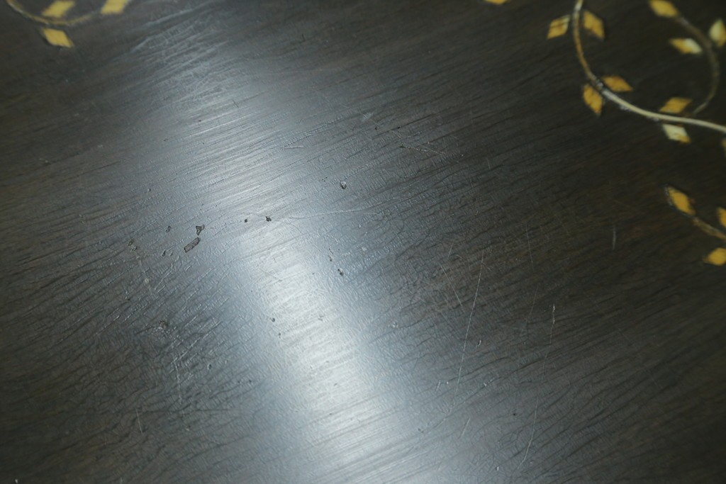 アジアンビンテージ　高級品!!　美しい唐草風象嵌装飾　ハンドクラフト　アジアンクラシカルな雰囲気が素敵な隠し引き出し付きサイドキャビネット　(R-083267)