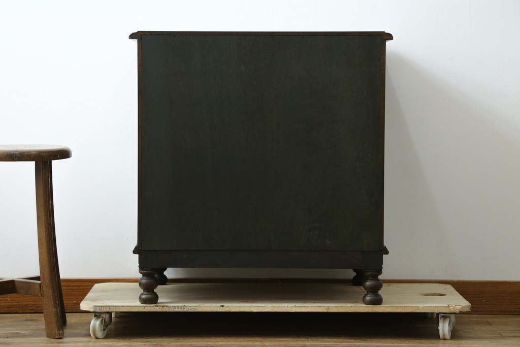 アジアンビンテージ　高級品!!　美しい唐草風象嵌装飾　ハンドクラフト　アジアンクラシカルな雰囲気が素敵な隠し引き出し付きサイドキャビネット　(R-083267)