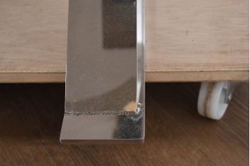中古　リビングを格上げする洗練されたデザインのB&B Italiaパソス風ローテーブル(リビングテーブル、センターテーブル)(R-083269)