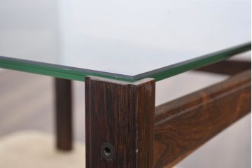 和製ビンテージ　ローズウッド　北欧デザインがおしゃれな上質な作りのブラウンガラストップローテーブル(センターテーブル、リビングテーブル、ヴィンテージ)(R-083270)