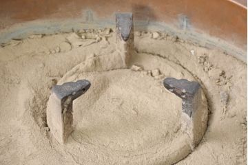和製アンティーク　特大!!　個性が光る埋木とちぎりの意匠がおもしろいくり抜き火鉢(囲炉裏テーブル、木製火鉢、囲炉裏)(R-083271)
