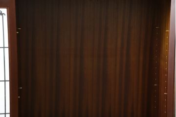 中古　美品　神戸元町欧風家具メープル不二屋製　マホガニー材の高級キャビネット(収納棚、戸棚、サイドキャビネット、飾り棚、本箱、ブックケース)(R-083272)