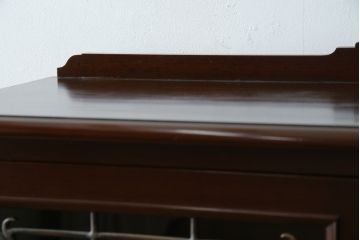 中古　美品　神戸元町欧風家具メープル不二屋製　マホガニー材の高級キャビネット(収納棚、戸棚、サイドキャビネット、飾り棚、本箱、ブックケース)(R-083272)