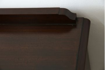 中古　美品　神戸元町欧風家具メープル不二屋製　マホガニー材の高級キャビネット(収納棚、戸棚、サイドキャビネット、飾り棚、本箱、ブックケース)(R-083272)