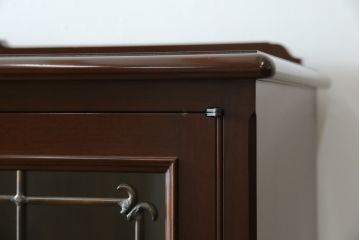 中古　美品　神戸元町欧風家具メープル不二屋製　マホガニー材の高級キャビネット(収納棚、戸棚、サイドキャビネット、飾り棚、本箱、ブックケース)(R-083272)